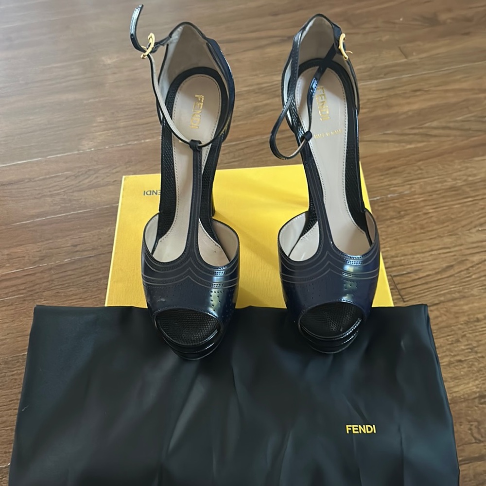 Fendi Platform high heel shoes